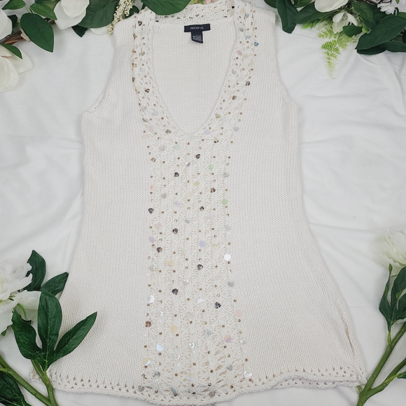 Arden B. Sleeveless Sweater - Picture 8 of 10